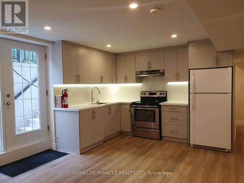 Bsmnt - 454 Westhaven Street, Waterloo, ON - Indoor Photo Showing Kitchen