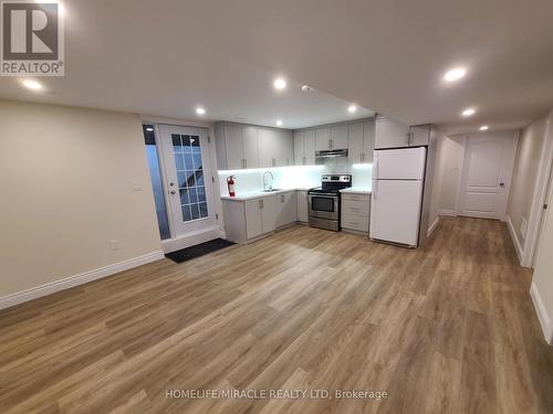 Bsmnt - 454 Westhaven Street, Waterloo, ON - Indoor Photo Showing Kitchen