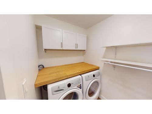 204 - 606 18Th Avenue N, Cranbrook, BC - Indoor Photo Showing Laundry Room