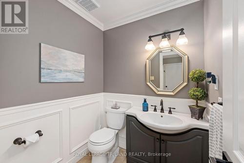 29 Ullswater Crescent, London, ON - Indoor Photo Showing Bathroom