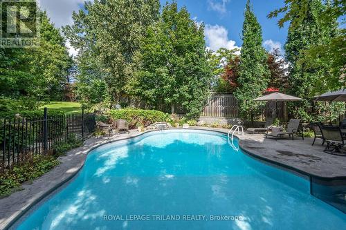 29 Ullswater Crescent, London, ON - Outdoor With In Ground Pool With Backyard