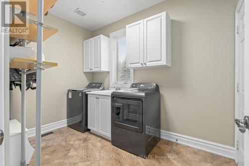 39 Leader Court, Erin (Hillsburgh), ON - Indoor Photo Showing Laundry Room