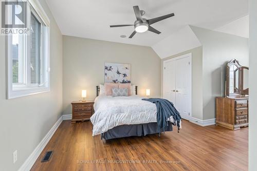 39 Leader Court, Erin (Hillsburgh), ON - Indoor Photo Showing Bedroom