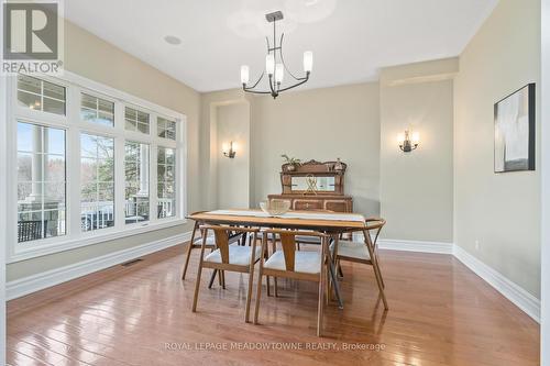 39 Leader Court, Erin (Hillsburgh), ON - Indoor Photo Showing Dining Room