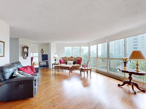 501-85 Skymark Dr, Toronto, ON - Indoor Photo Showing Living Room