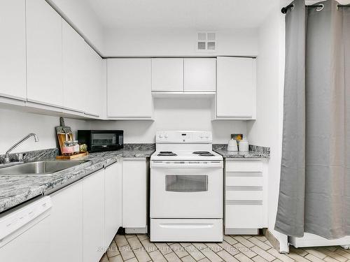 1408-270 Queens Quay W, Toronto, ON - Indoor Photo Showing Kitchen