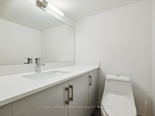 13 Unity Rd, Toronto, ON - Indoor Photo Showing Bathroom