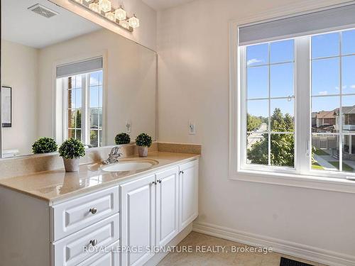 12 Coakwell Dr, Markham, ON - Indoor Photo Showing Bathroom