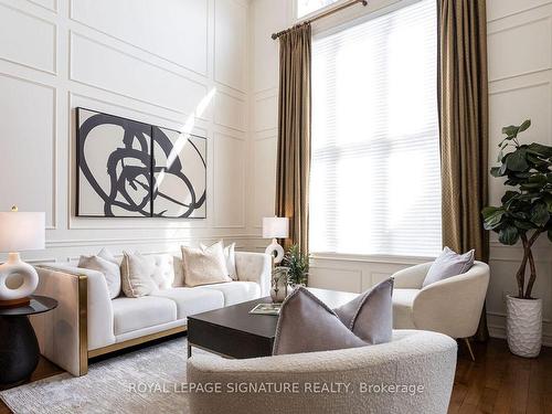 12 Coakwell Dr, Markham, ON - Indoor Photo Showing Living Room