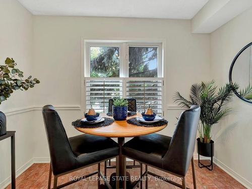 23-2120 Headon Rd, Burlington, ON - Indoor Photo Showing Dining Room