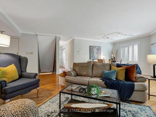 23-2120 Headon Rd, Burlington, ON - Indoor Photo Showing Living Room