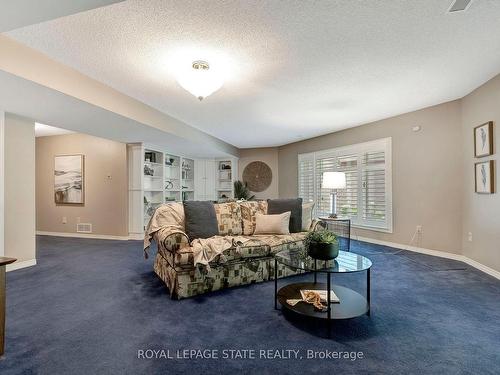 23-2120 Headon Rd, Burlington, ON - Indoor Photo Showing Living Room