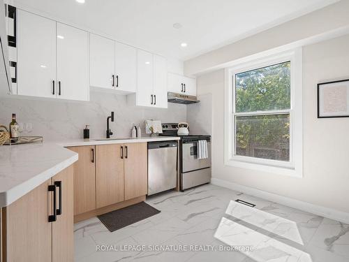 142-2440 Bromsgrove Rd, Mississauga, ON - Indoor Photo Showing Kitchen