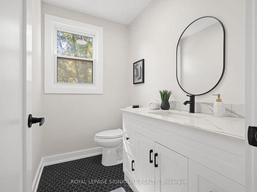 142-2440 Bromsgrove Rd, Mississauga, ON - Indoor Photo Showing Bathroom