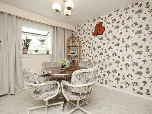 125 Elmcrest Rd, Toronto, ON - Indoor Photo Showing Dining Room