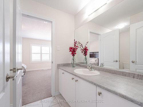 526 Barker Pkwy, Thorold, ON - Indoor Photo Showing Bathroom