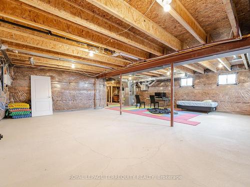 526 Barker Pkwy, Thorold, ON - Indoor Photo Showing Basement