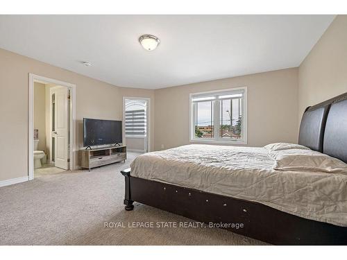 B-16 Prospect Ave, St. Catharines, ON - Indoor Photo Showing Bedroom