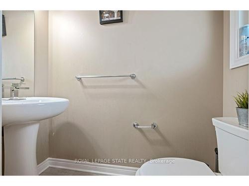 B-16 Prospect Ave, St. Catharines, ON - Indoor Photo Showing Bathroom