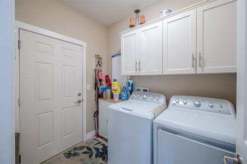 150-1675 Penticton Avenue, Penticton, BC - Indoor Photo Showing Laundry Room