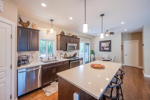 150-1675 Penticton Avenue, Penticton, BC - Indoor Photo Showing Kitchen