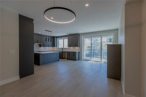 1675 Harbour View Crescent, West Kelowna, BC - Indoor Photo Showing Kitchen