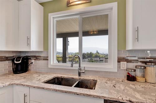 1715 Sonora Drive, Kelowna, BC - Indoor Photo Showing Kitchen With Double Sink