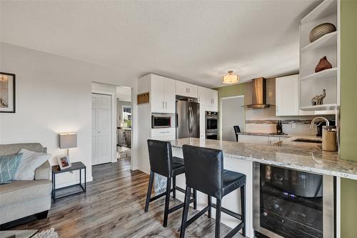 1715 Sonora Drive, Kelowna, BC - Indoor Photo Showing Kitchen With Stainless Steel Kitchen