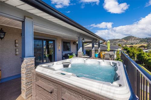 1715 Sonora Drive, Kelowna, BC - Outdoor With Deck Patio Veranda