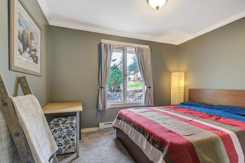 677 Drummond Court, Kelowna, BC - Indoor Photo Showing Bedroom