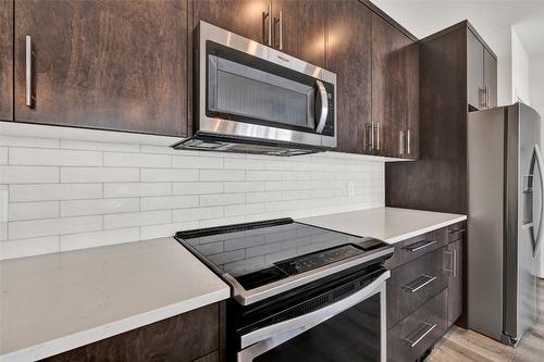 338-610 Academy Way, Kelowna, BC - Indoor Photo Showing Kitchen