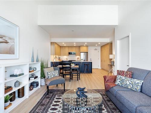 538-920 Reunion Ave, Langford, BC - Indoor Photo Showing Living Room