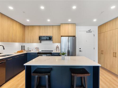 538-920 Reunion Ave, Langford, BC - Indoor Photo Showing Kitchen With Upgraded Kitchen