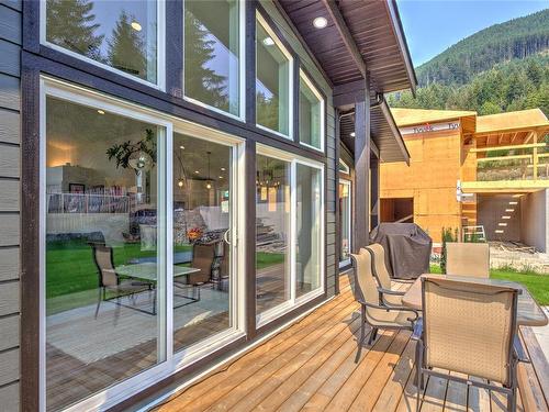 545 Mountain View Dr, Lake Cowichan, BC 