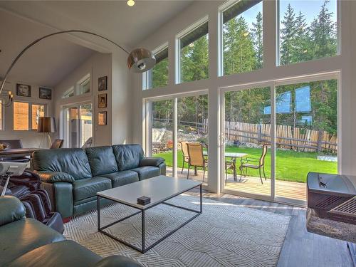 545 Mountain View Dr, Lake Cowichan, BC 