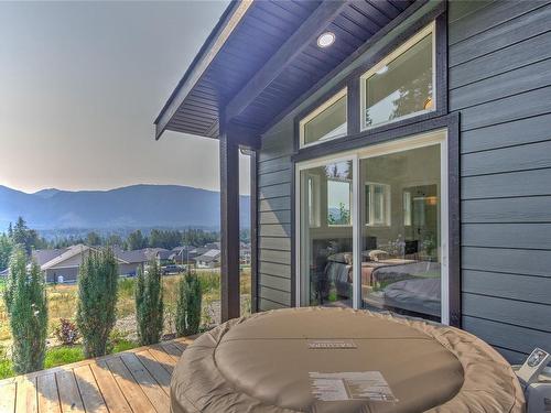 545 Mountain View Dr, Lake Cowichan, BC 