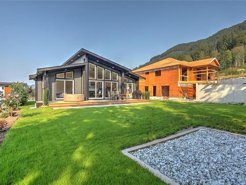 545 Mountain View Dr, Lake Cowichan, BC 