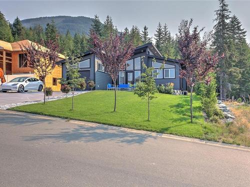 545 Mountain View Dr, Lake Cowichan, BC 