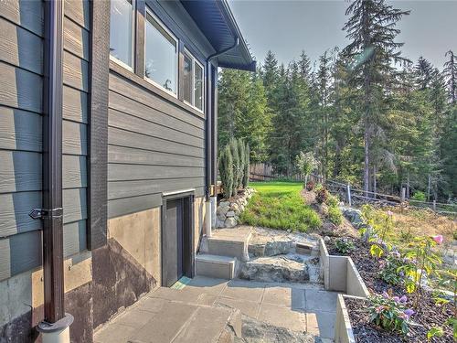 545 Mountain View Dr, Lake Cowichan, BC 