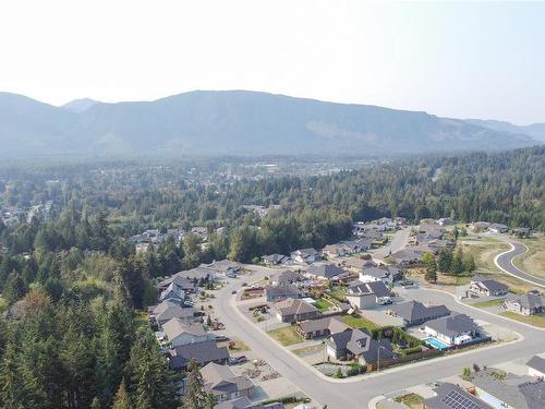 545 Mountain View Dr, Lake Cowichan, BC 