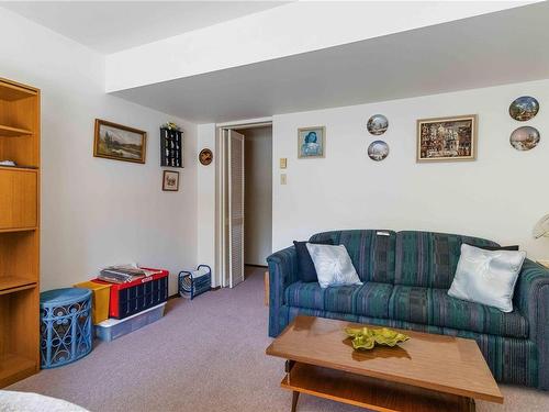 1268 Carnsew St, Victoria, BC - Indoor Photo Showing Living Room