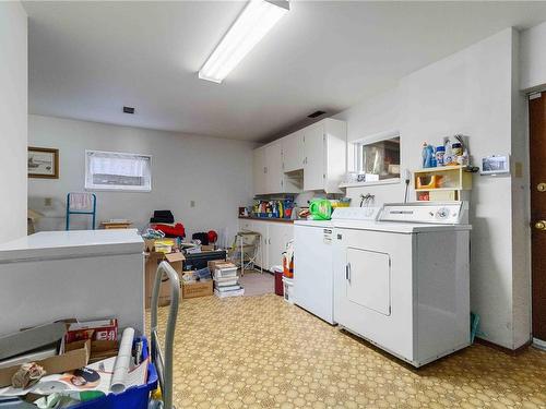 1268 Carnsew St, Victoria, BC - Indoor Photo Showing Laundry Room