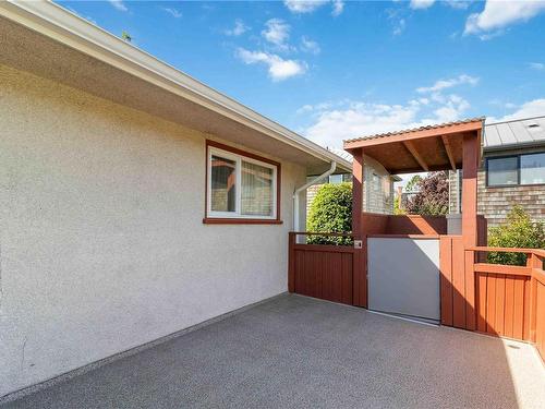 1268 Carnsew St, Victoria, BC - Outdoor