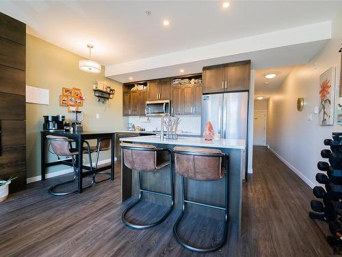 412-91 Chapel St, Nanaimo, BC - Indoor Photo Showing Kitchen