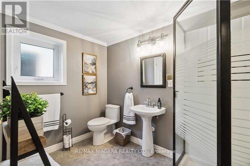 11 Brittany Court, St. Catharines, ON - Indoor Photo Showing Bathroom