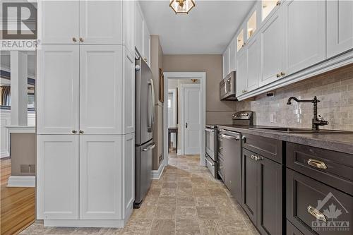 1217 Anoka Street, Ottawa, ON - Indoor Photo Showing Kitchen