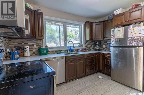 814 W Avenue N, Saskatoon, SK - Indoor Photo Showing Kitchen