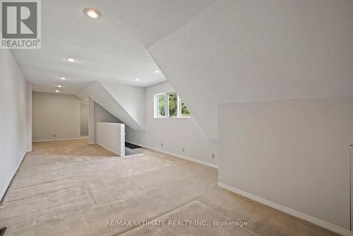 28 Saville Court, Markham (Bayview Fairway-Bayview Country Club Estates), ON - Indoor Photo Showing Other Room