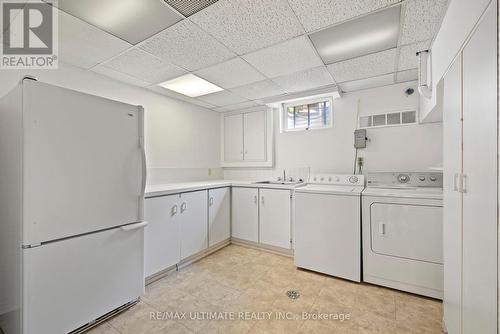 28 Saville Court, Markham, ON - Indoor Photo Showing Laundry Room