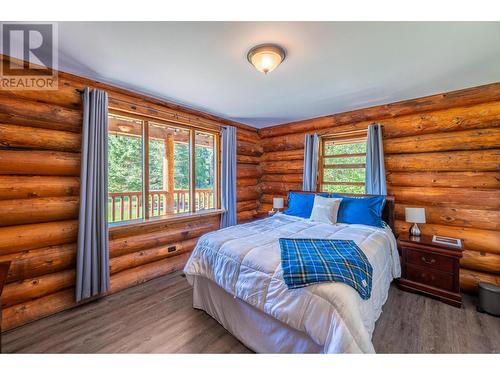 2346 Blaeberry Road, Golden, BC - Indoor Photo Showing Bedroom